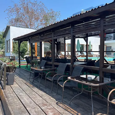 Omega Mamaia Nord 게스트하우스 3*