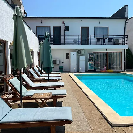 게스트하우스 Omega Mamaia Nord Năvodari